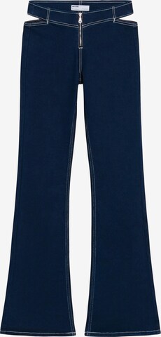 Bershka Rozkloszowany krój Jeansy w kolorze niebieski: przód