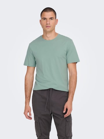 Coupe regular T-Shirt 'Matt' Only & Sons en vert : devant