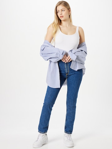 Monki Regular Jeans in Blauw