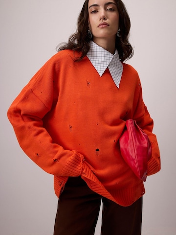 Touché Privé Pullover 'Distressed Knit Sweater'‌ in Orange