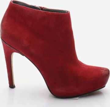 Calvin Klein Dress Boots in 37 in Red: front