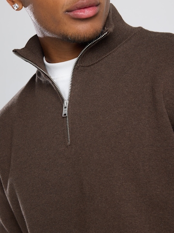 America Today Sweater in Brown