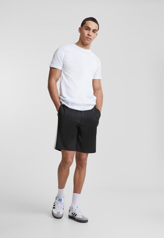 2Y Premium Regular Trousers in Black