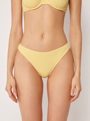 CALZEDONIA Bikini Bottoms 'Crinkle Waves' in Yellow: front