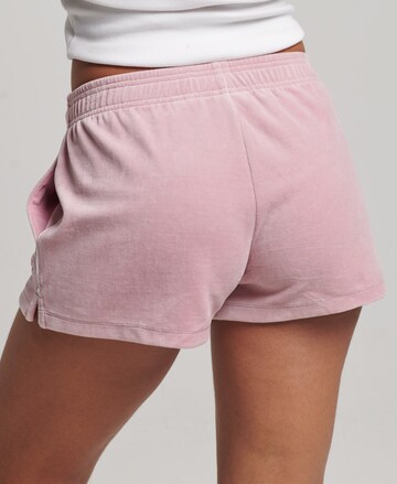 Superdry Regular Housut värissä vaaleanpunainen