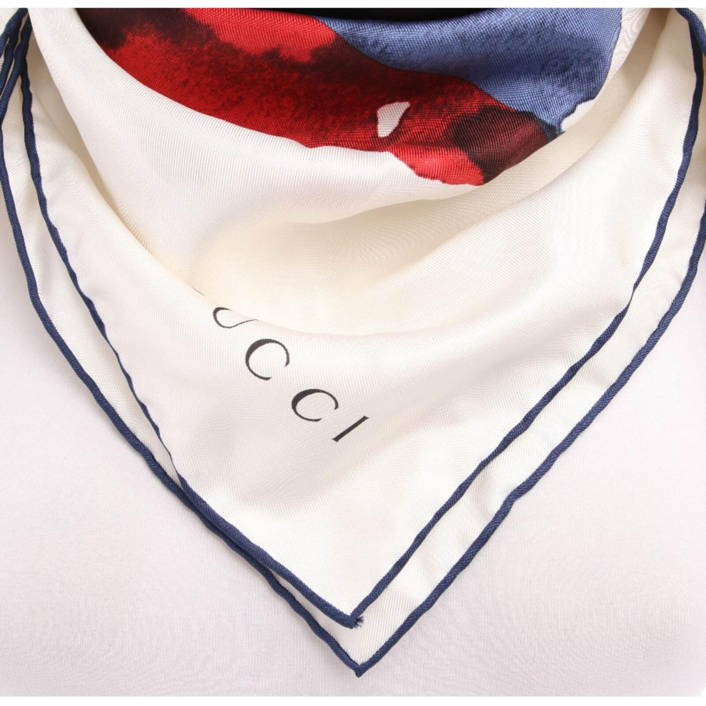 Gucci Scarf & Wrap in One size in Mixed colors