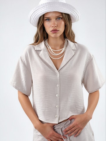 Camicia da donna di Busem in grigio: frontale