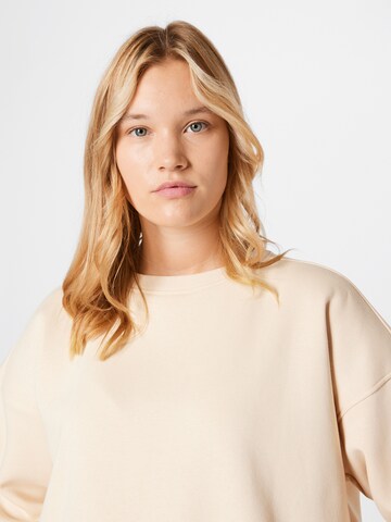 Guido Maria Kretschmer Curvy Sweatshirt 'Shelly' in Beige