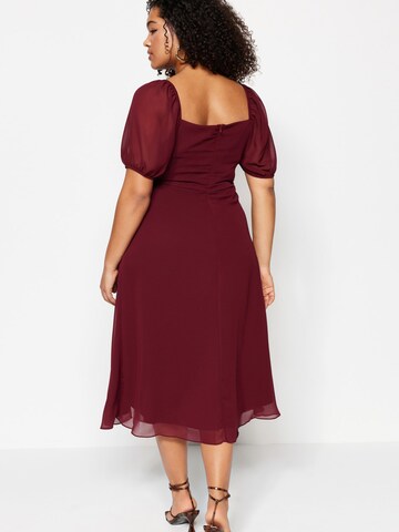 Robe Trendyol Curve en rouge
