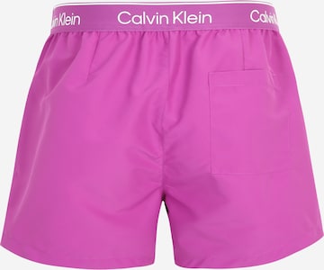 Calvin Klein Swimwear - Calções de banho em rosa