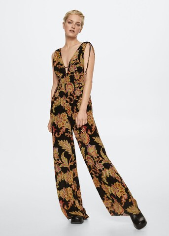 MANGO Jumpsuit 'Teddy' in Zwart: voorkant