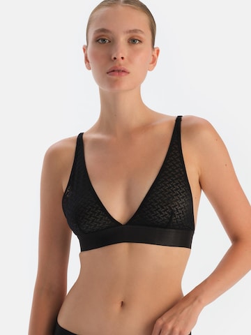 Triangolo Reggiseno di Dagi in nero: frontale
