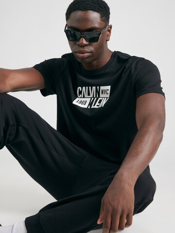 Tricou 'CLASSIC' de la Calvin Klein Jeans pe negru