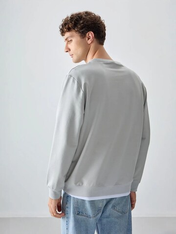Tommy Life Sweatshirt in Grey