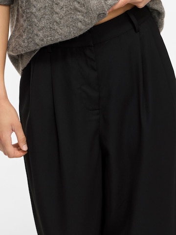 Barrel Pantaloni con pieghe 'VILee' di VILA in nero