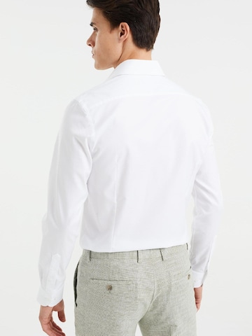 WE Fashion - Ajuste estrecho Camisa en blanco