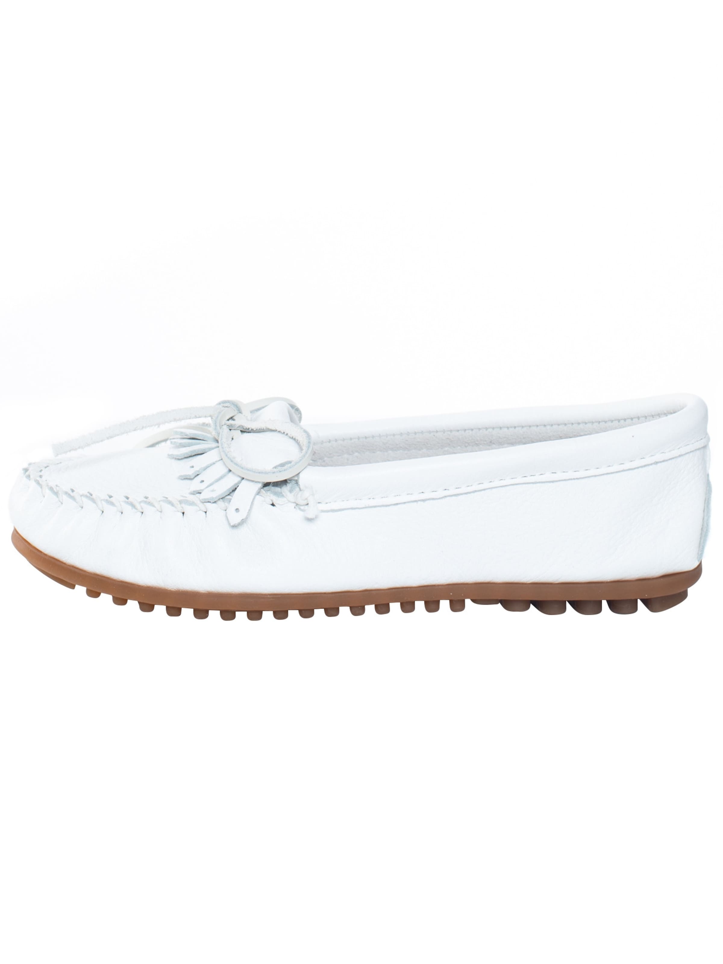 Minnetonka Mokasíny 'Deerskin Kilty' – bílá: přední strana