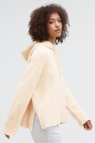 SENSES.THE LABEL Brushed Kapuzenpullover KO:SY in Beige: Vorderseite