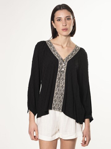 Influencer Blouse in Black: front