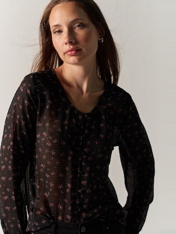 Camicia da donna di KOROSHI in nero