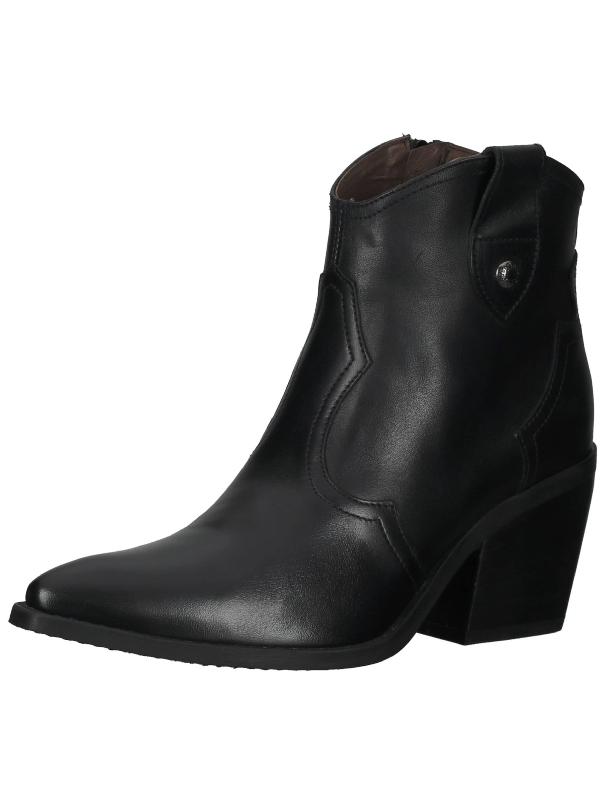 Nero Giardini Bootie in Black: front