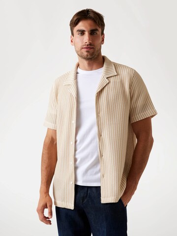 GUESS Regular fit Button Up Shirt in Beige: front