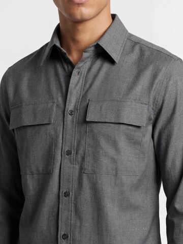 Regular fit Camicia di Calvin Klein in grigio