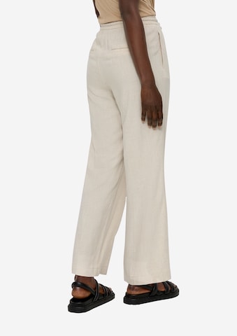 s.Oliver Wide Leg Bundfaltenhose in Beige