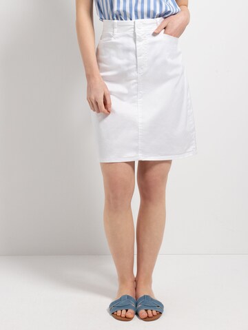 MORE & MORE Skirt in White: front