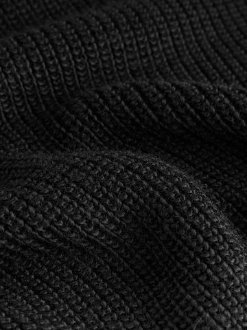 Next Cape in Schwarz