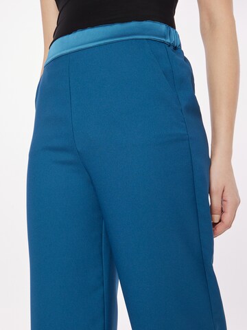 Wallis Loosefit Hose in Blau