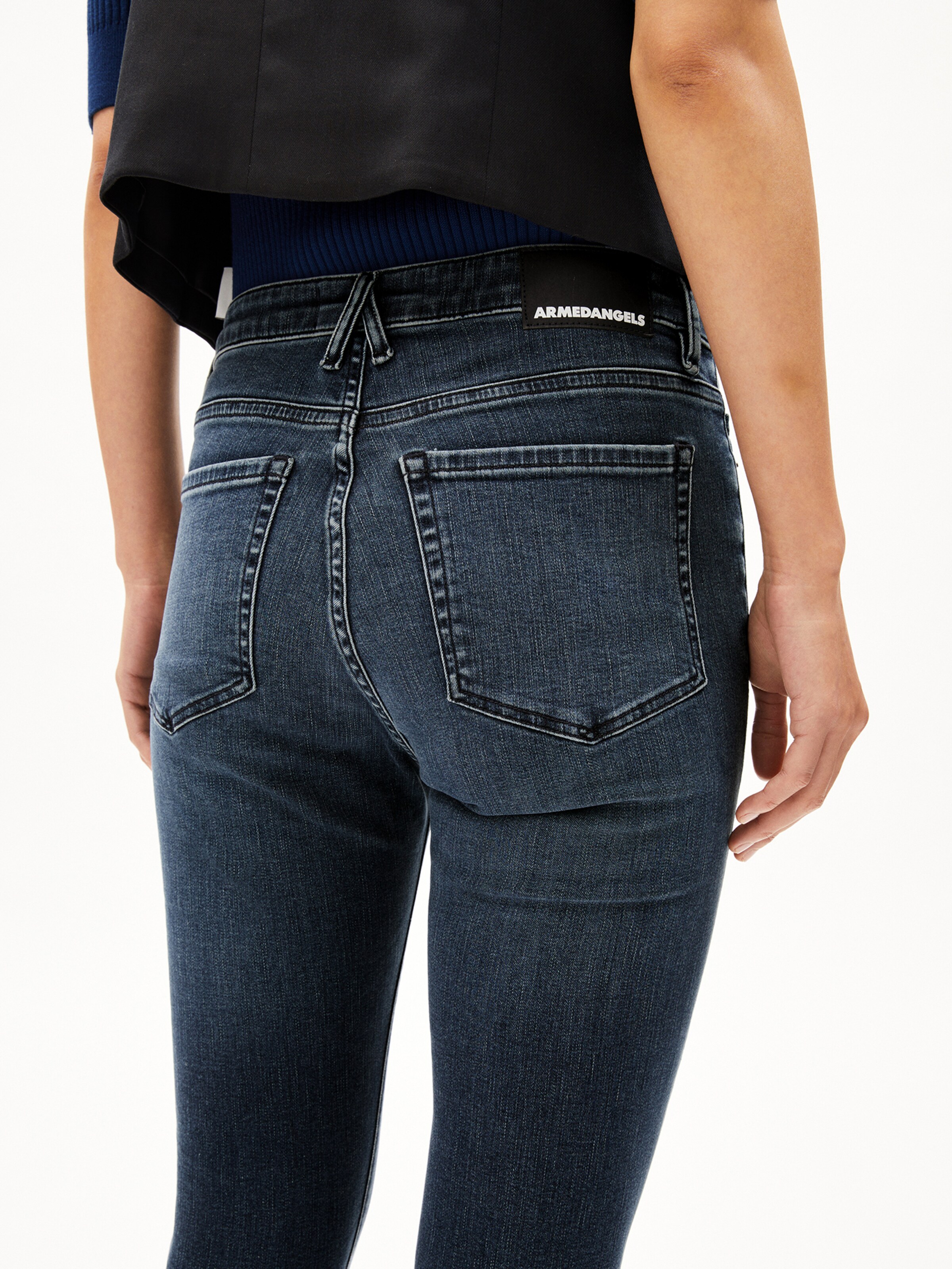 Skinny Jeans 'TILLAA' di ARMEDANGELS in blu: frontale