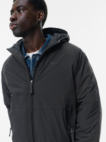 Pull&Bear Vinterjakke 'STWD' i grå