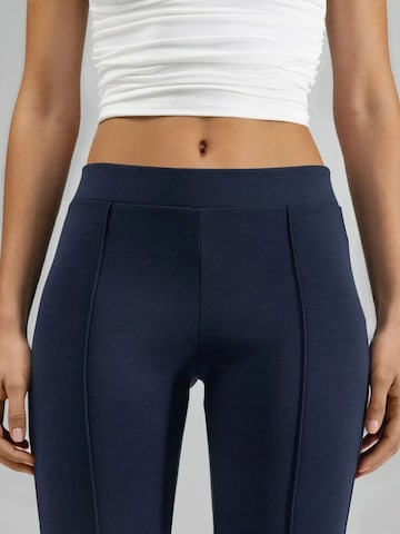 Flared Pantaloni di Busem in blu