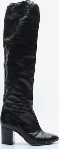 CHANEL Stiefel 38,5 in Schwarz: predná strana