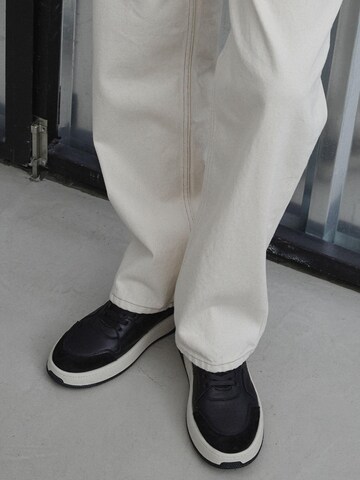 Estro Platform trainers '09-4286' in Black