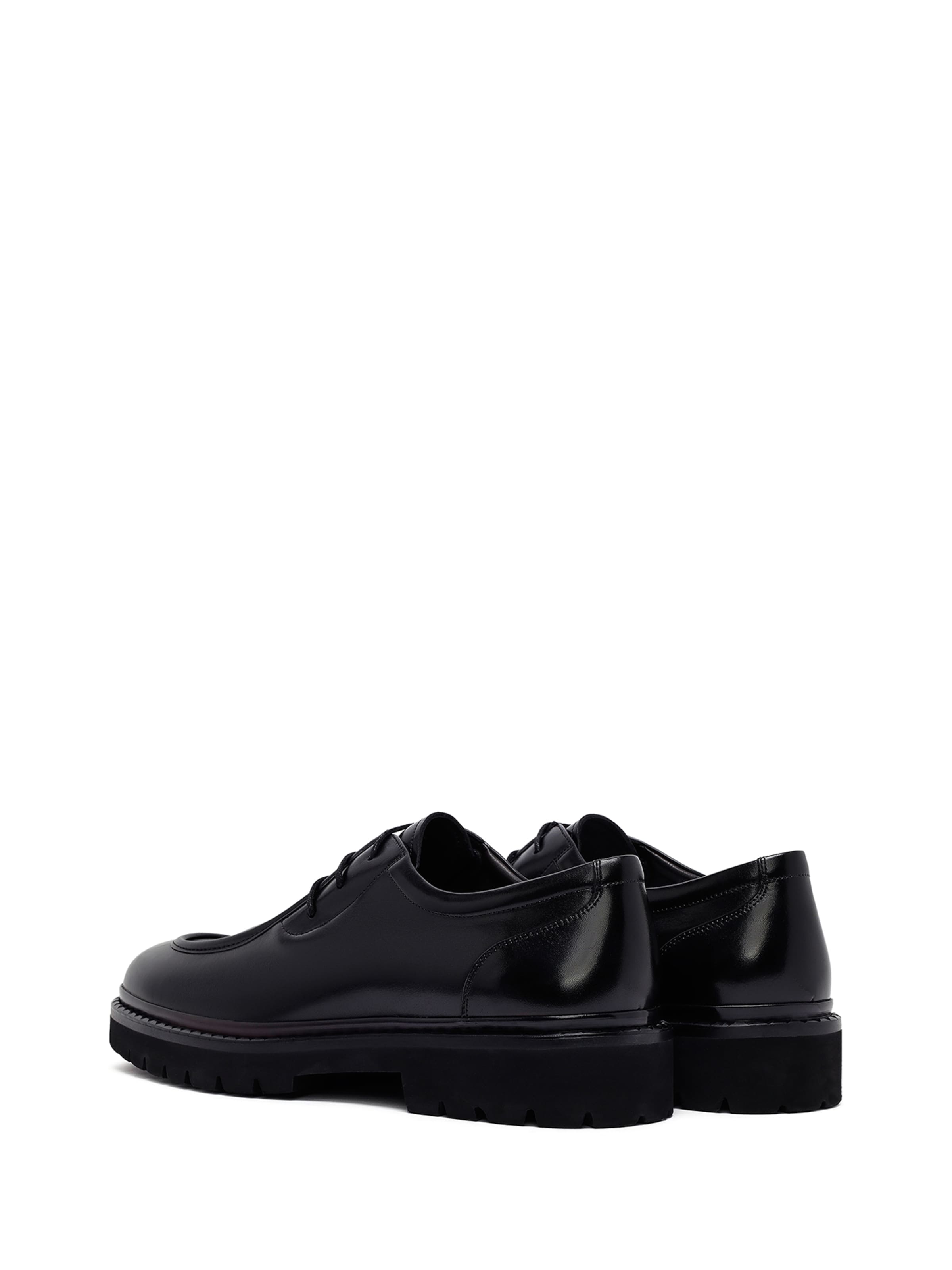 Derimod - Sapato com atacadores em preto