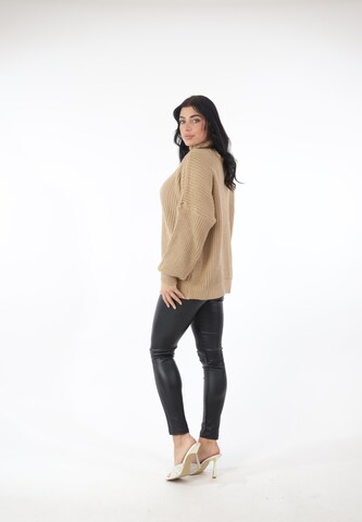 Elara Neulepaita värissä beige