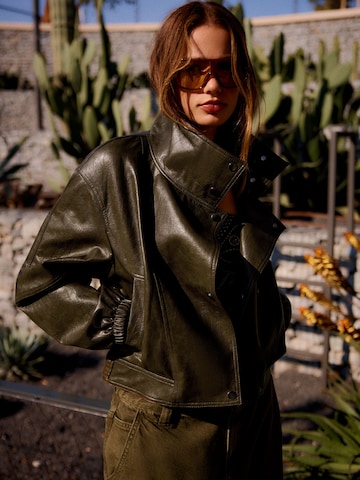 Bershka Tussenjas in Groen