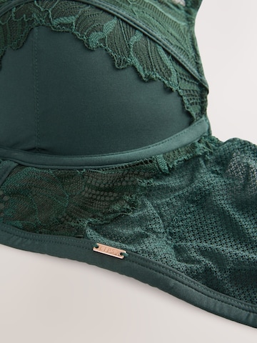 zaļš Lipsy Krūšturis