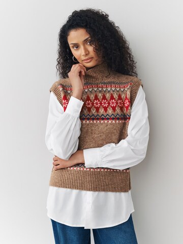 Pull-over Next en marron : devant