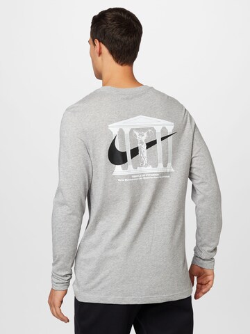 NIKE - Camiseta funcional en gris: frente