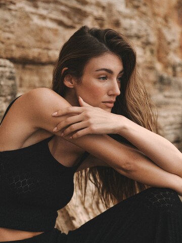 RÆRE by Lorena Rae Kardigany 'Noelle' – černá