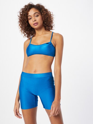 Calvin Klein Swimwear شورت سباحة بلون أزرق