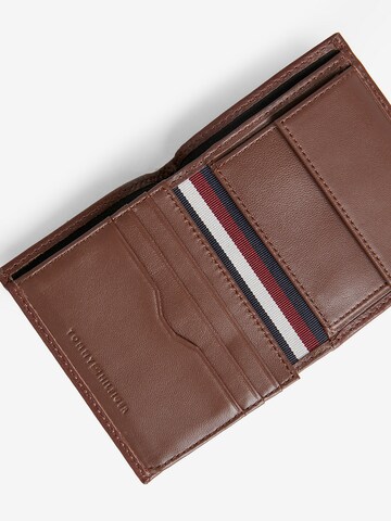 TOMMY HILFIGER Wallet in Brown
