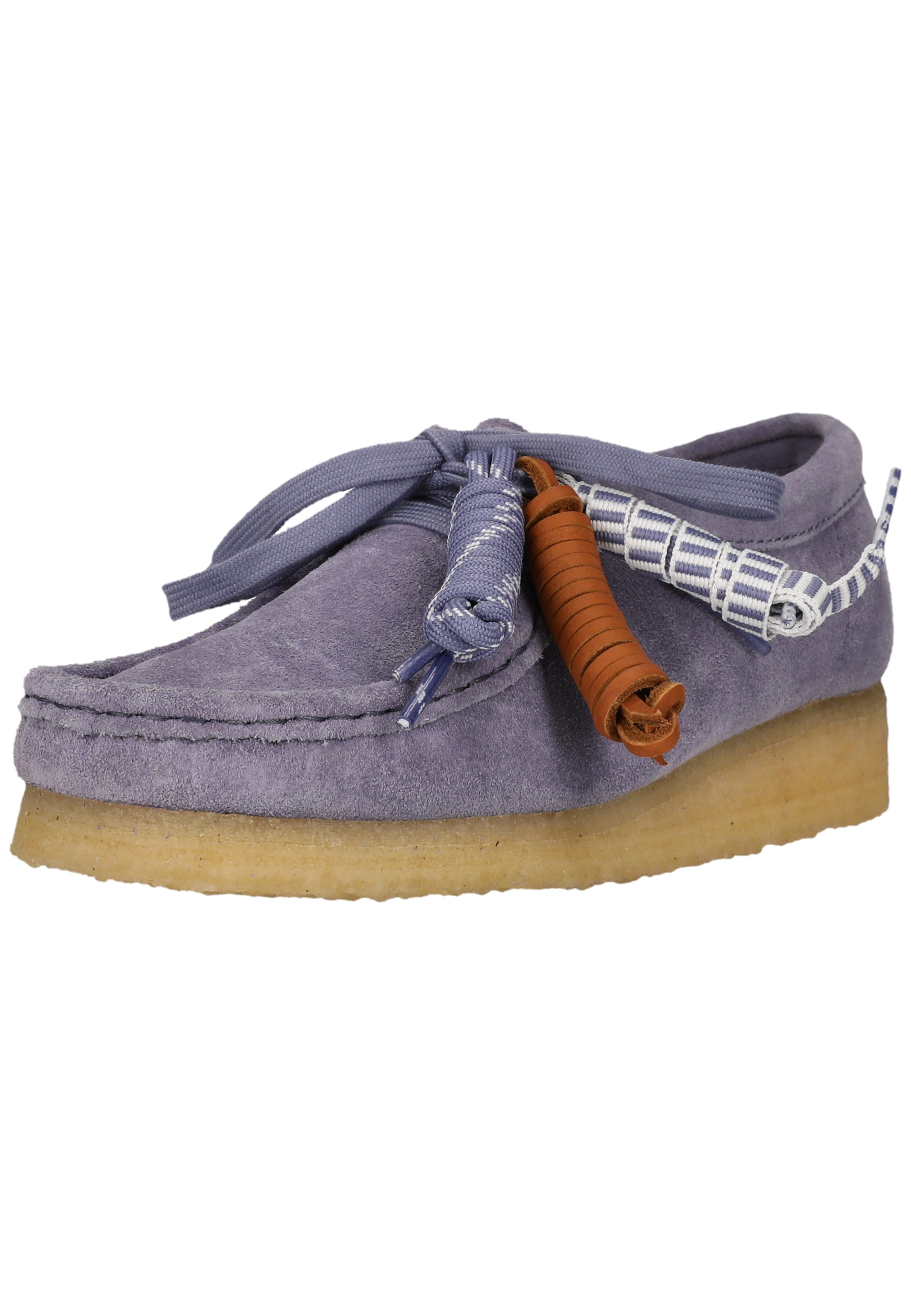 CLARKS Lace-up shoe 'Wallabee' in Purple: front