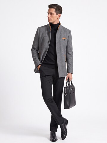 ALLTHEMEN Winter Coat 'Farbkante' in Grey