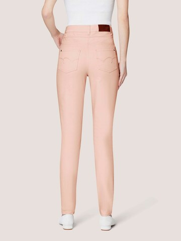MADELEINE Regular Jeans in Pink