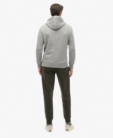 Effilé Pantalon 'Essential' Superdry en gris