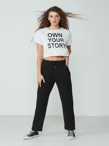 C&City Loose fit Trousers in Black: front